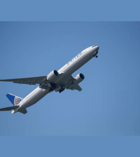 united airlines flight ua770 emergency diversion